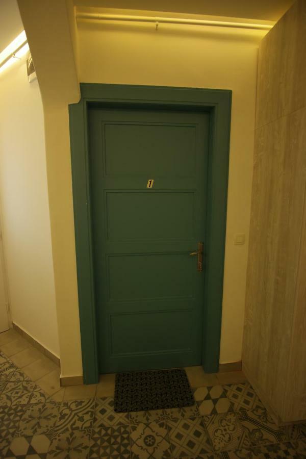 Apartment No.1 *